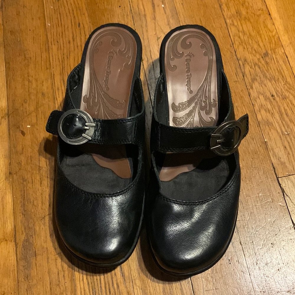 Vintage Bare Traps wedge shoes